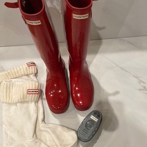 Hunter Tall Glossy Rain Boots with Socks and Boot shine